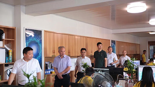 长沙市直机关工委副主任徐克娇一行莅临汉坤调研考察